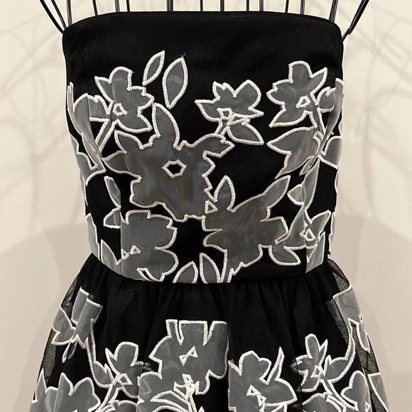 White House Black Market Strapless Formal Dress - Picture 2 of 10